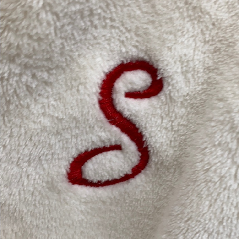 Soft Robe with letter S - Picture 3 of 10